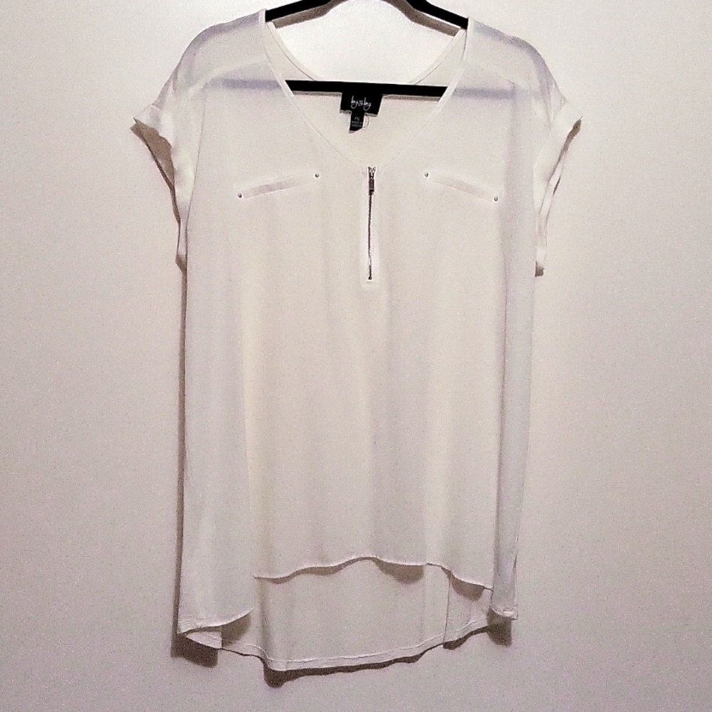 EUC White multimedia hi-lo top